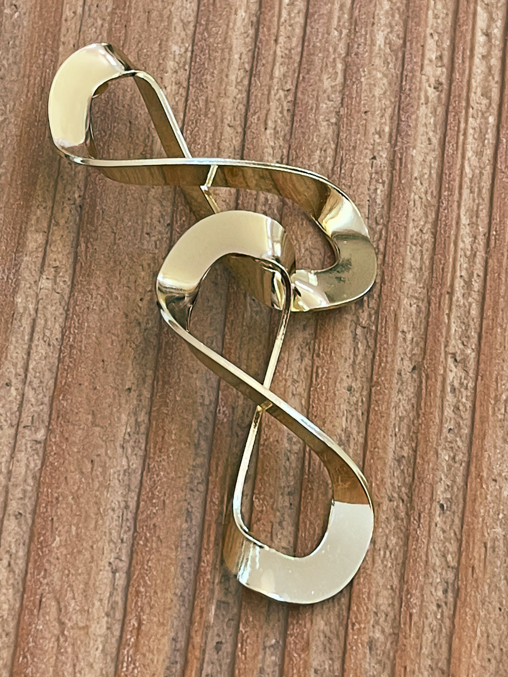 Gold infinity-shaped earrings 