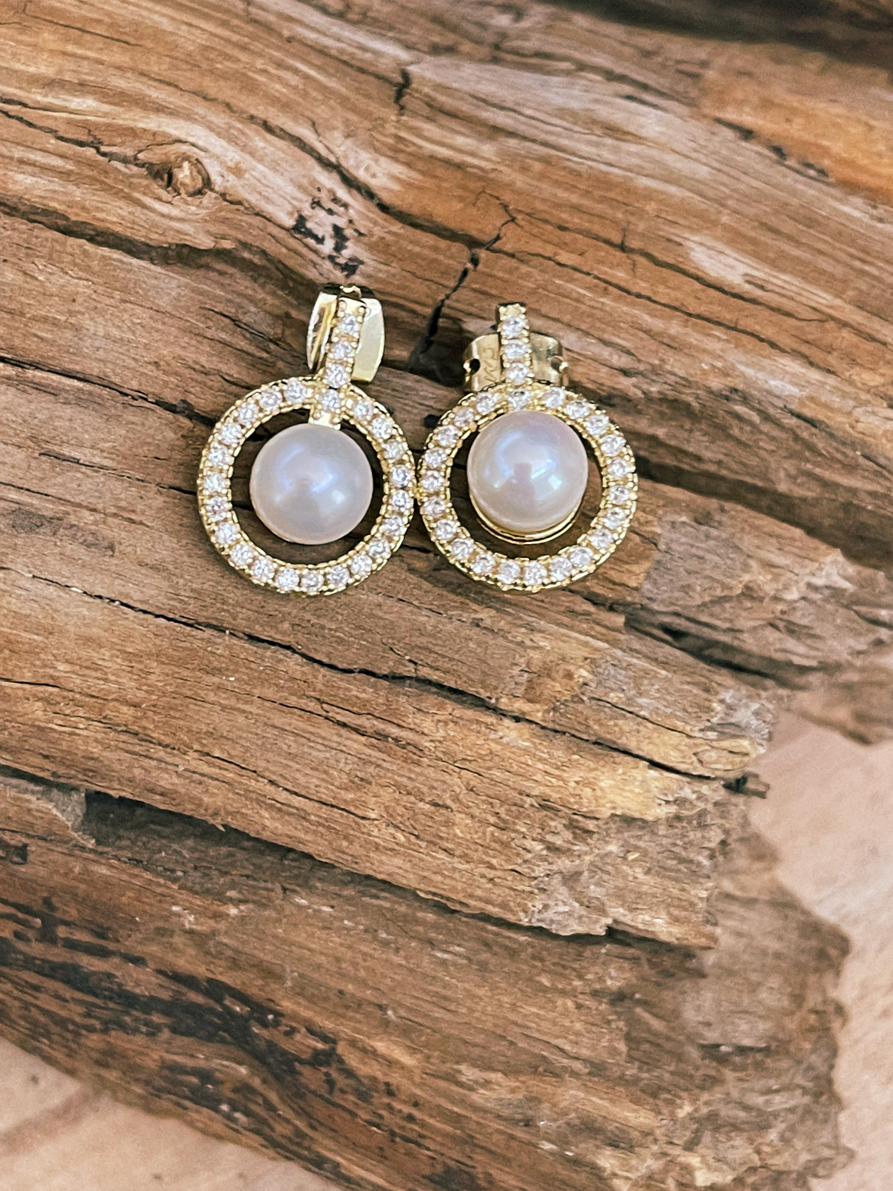 Set of Pearls
